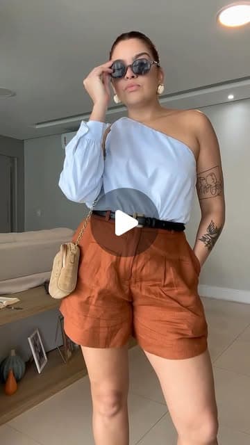 Repetir look nunca foi o problema. O segredo é ter peças que funcionam de várias formas.